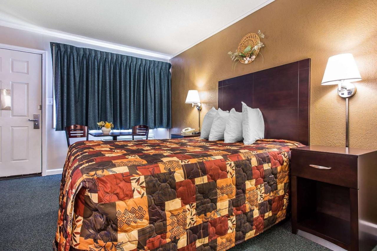 Rodeway Inn & Suites Nags Head Bagian luar foto