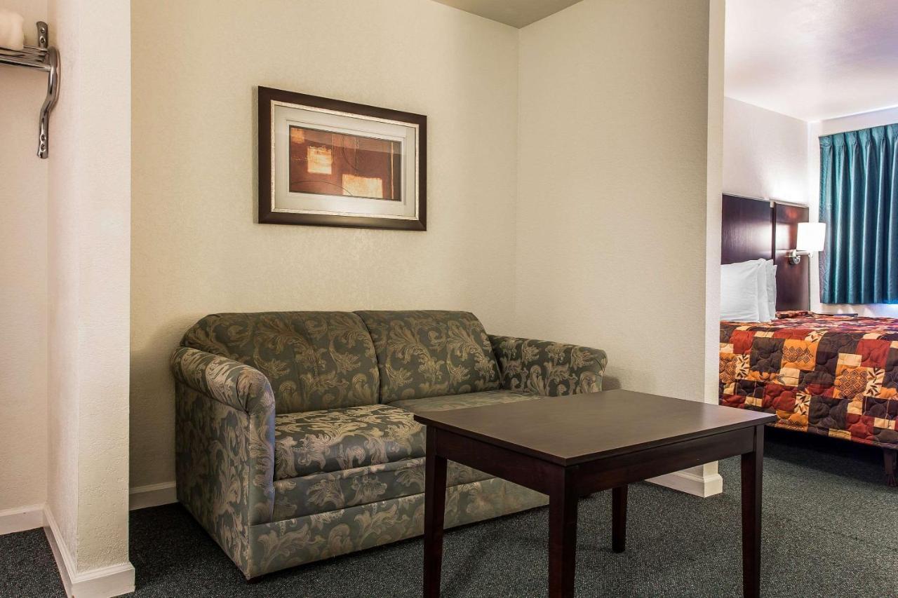 Rodeway Inn & Suites Nags Head Bagian luar foto